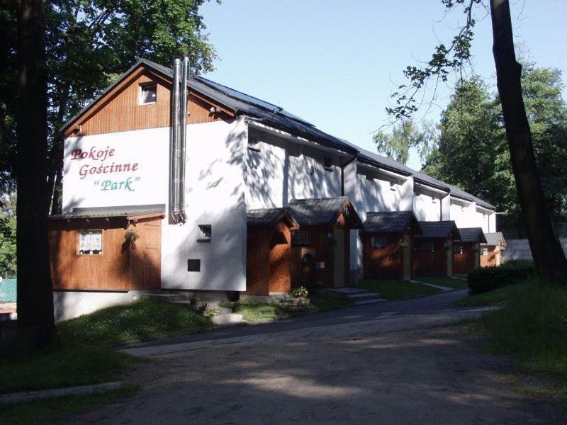 Auto-Camping Park Еленя-Гура Экстерьер фото